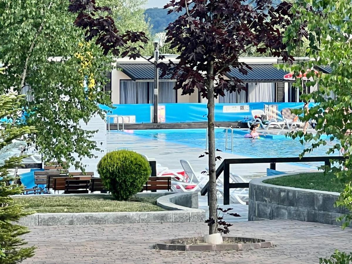 Вилла Bungalowuri "Doi Cocosi " Хорезу Экстерьер фото