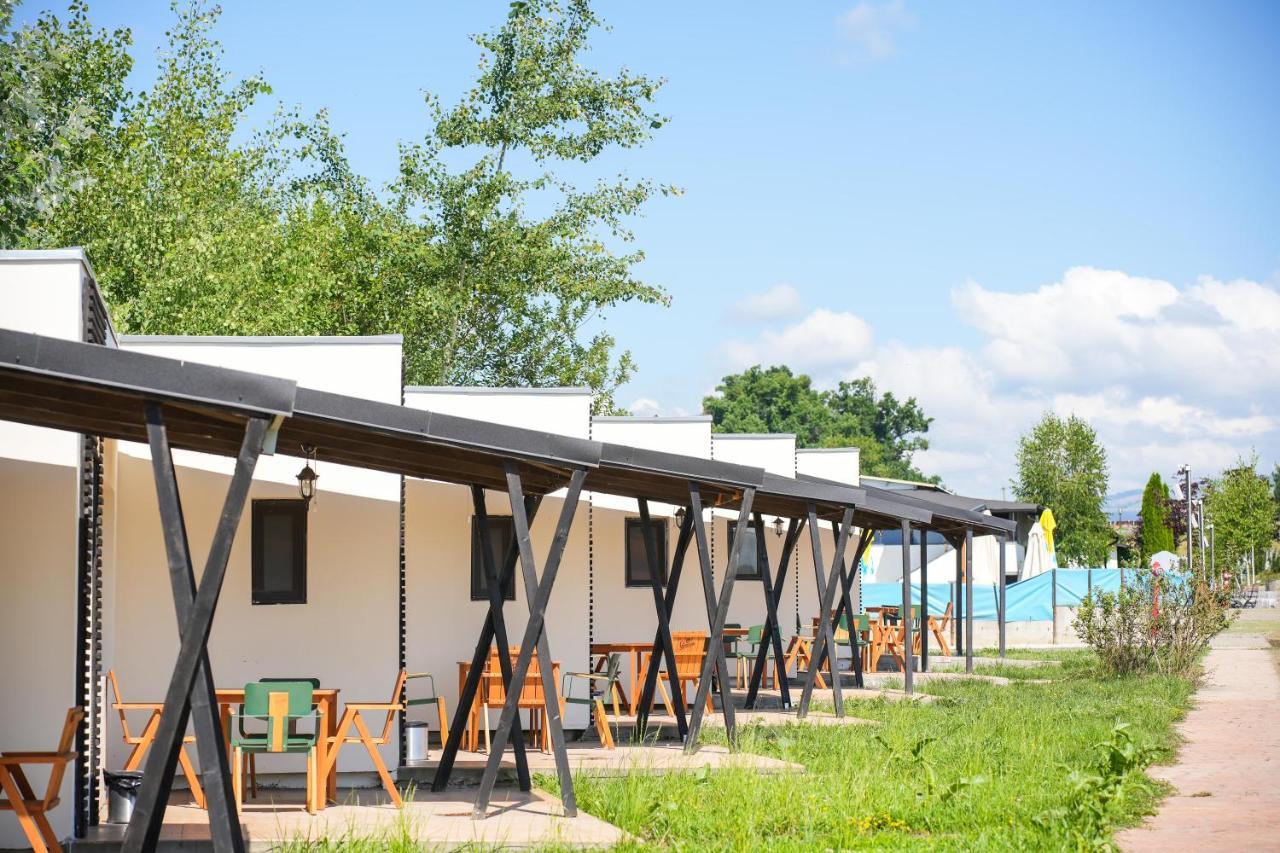 Вилла Bungalowuri "Doi Cocosi " Хорезу Экстерьер фото