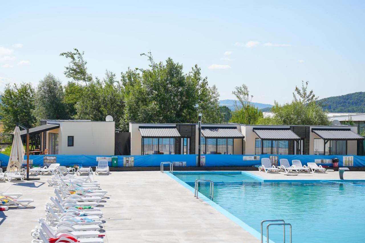 Вилла Bungalowuri "Doi Cocosi " Хорезу Экстерьер фото