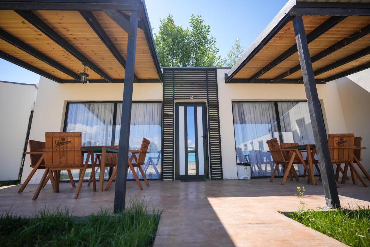 Вилла Bungalowuri "Doi Cocosi " Хорезу Экстерьер фото
