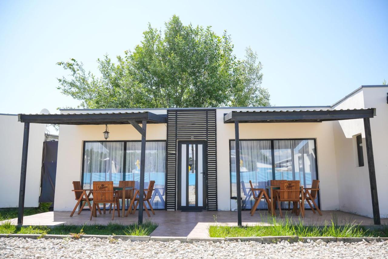 Вилла Bungalowuri "Doi Cocosi " Хорезу Экстерьер фото