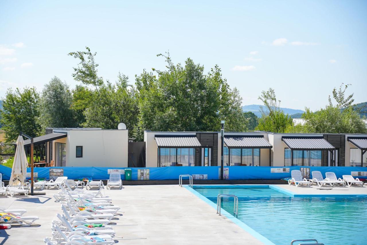 Вилла Bungalowuri "Doi Cocosi " Хорезу Экстерьер фото