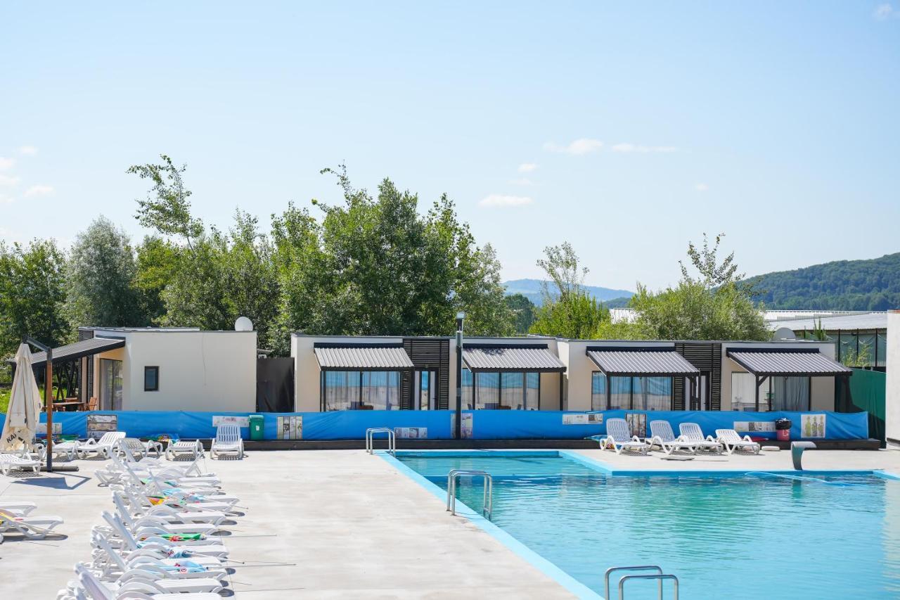 Вилла Bungalowuri "Doi Cocosi " Хорезу Экстерьер фото