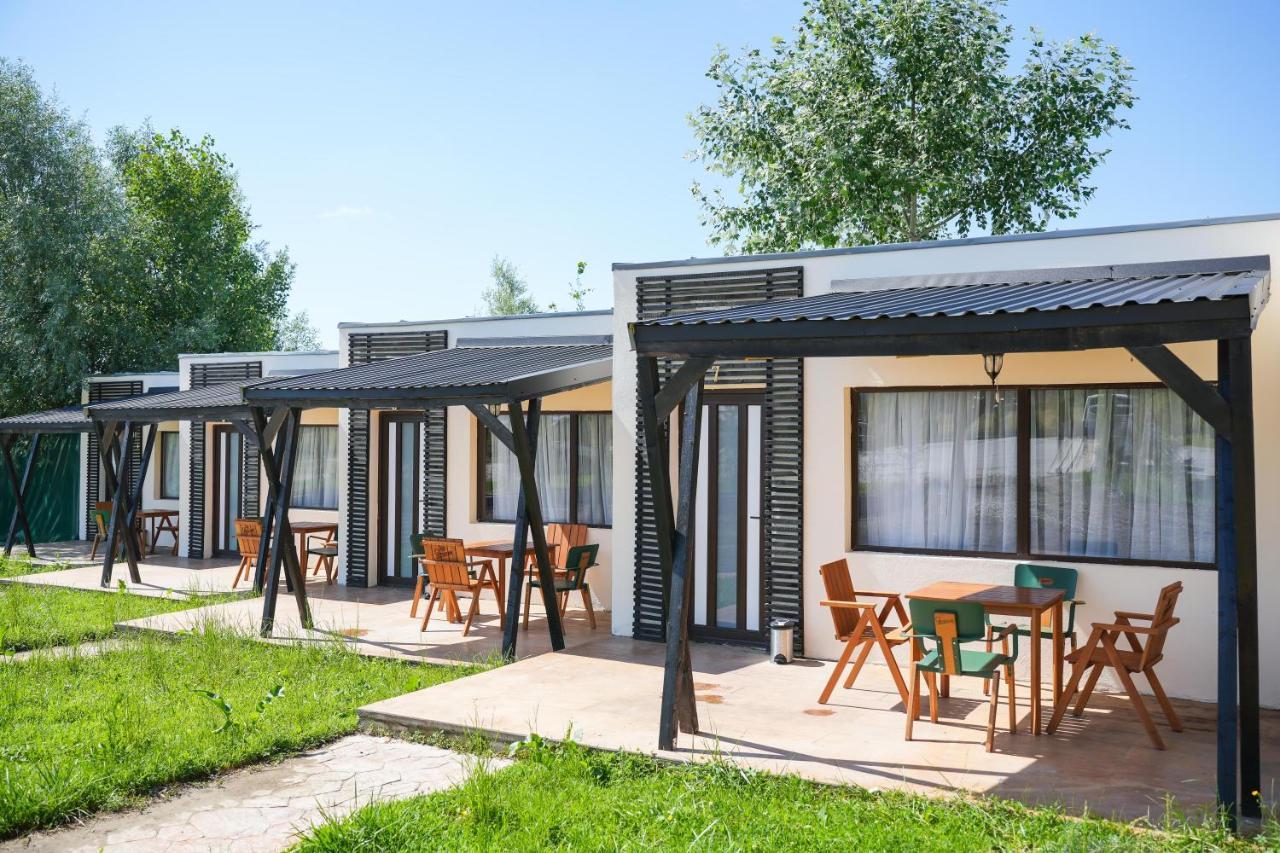 Вилла Bungalowuri "Doi Cocosi " Хорезу Экстерьер фото