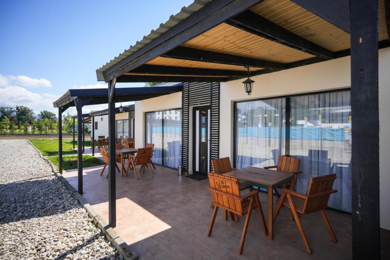 Вилла Bungalowuri "Doi Cocosi " Хорезу Экстерьер фото