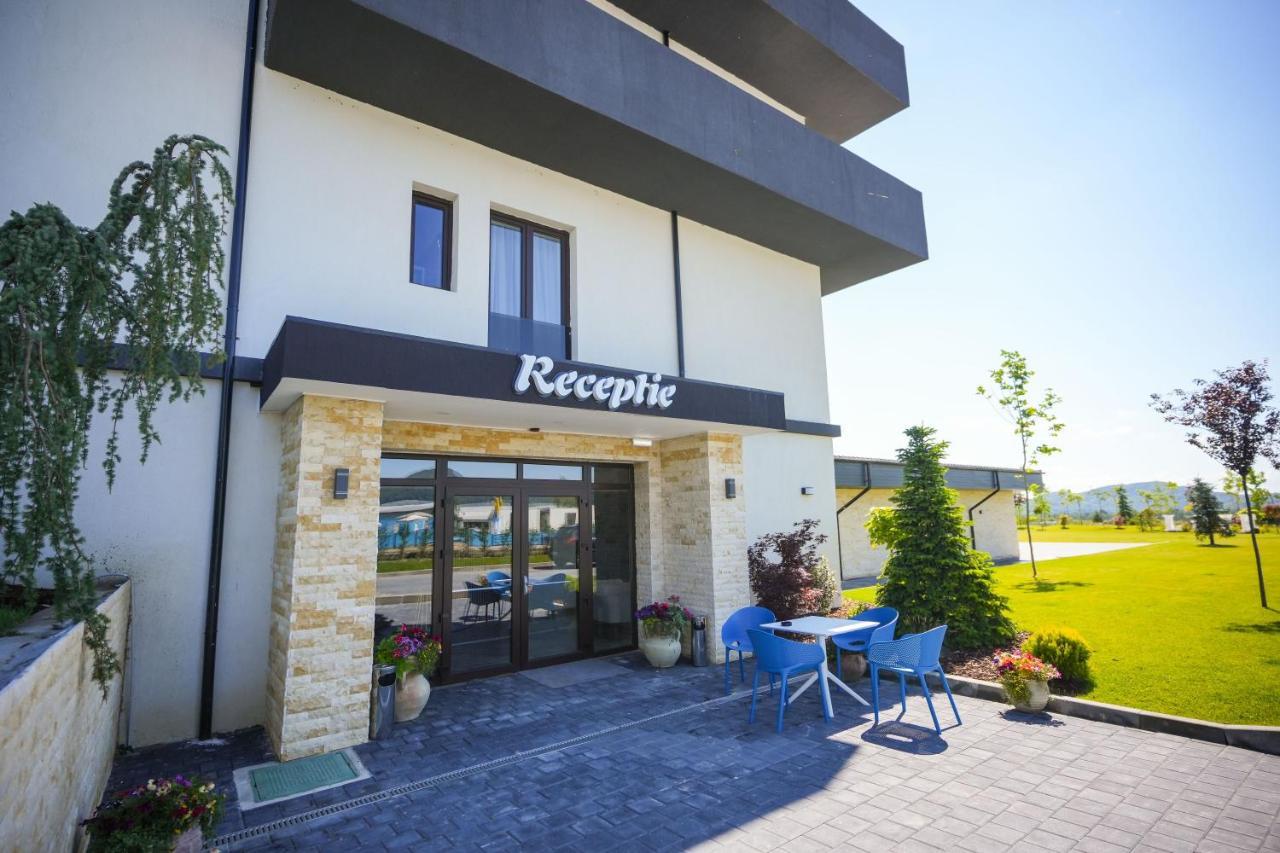 Вилла Bungalowuri "Doi Cocosi " Хорезу Экстерьер фото