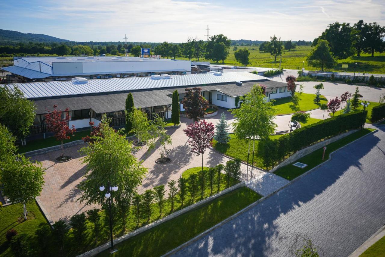 Вилла Bungalowuri "Doi Cocosi " Хорезу Экстерьер фото
